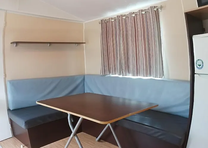 Κάμπινγκ Playa De Ris *