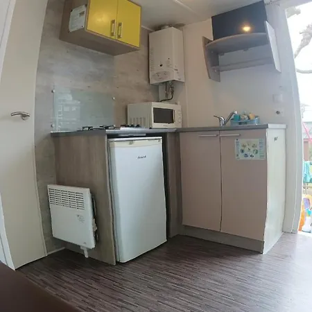 Kamp alanı Playa De Ris *